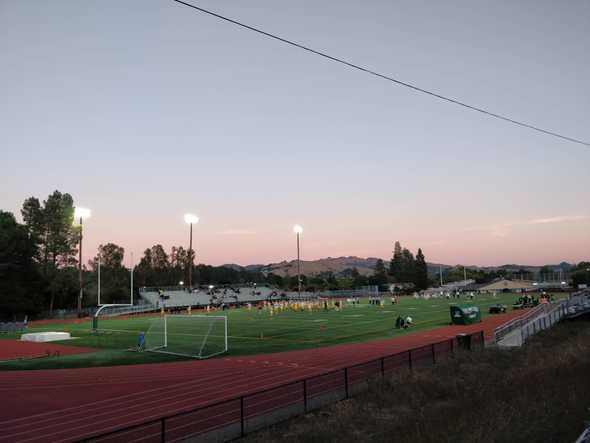 Footbalovy zapas na skole